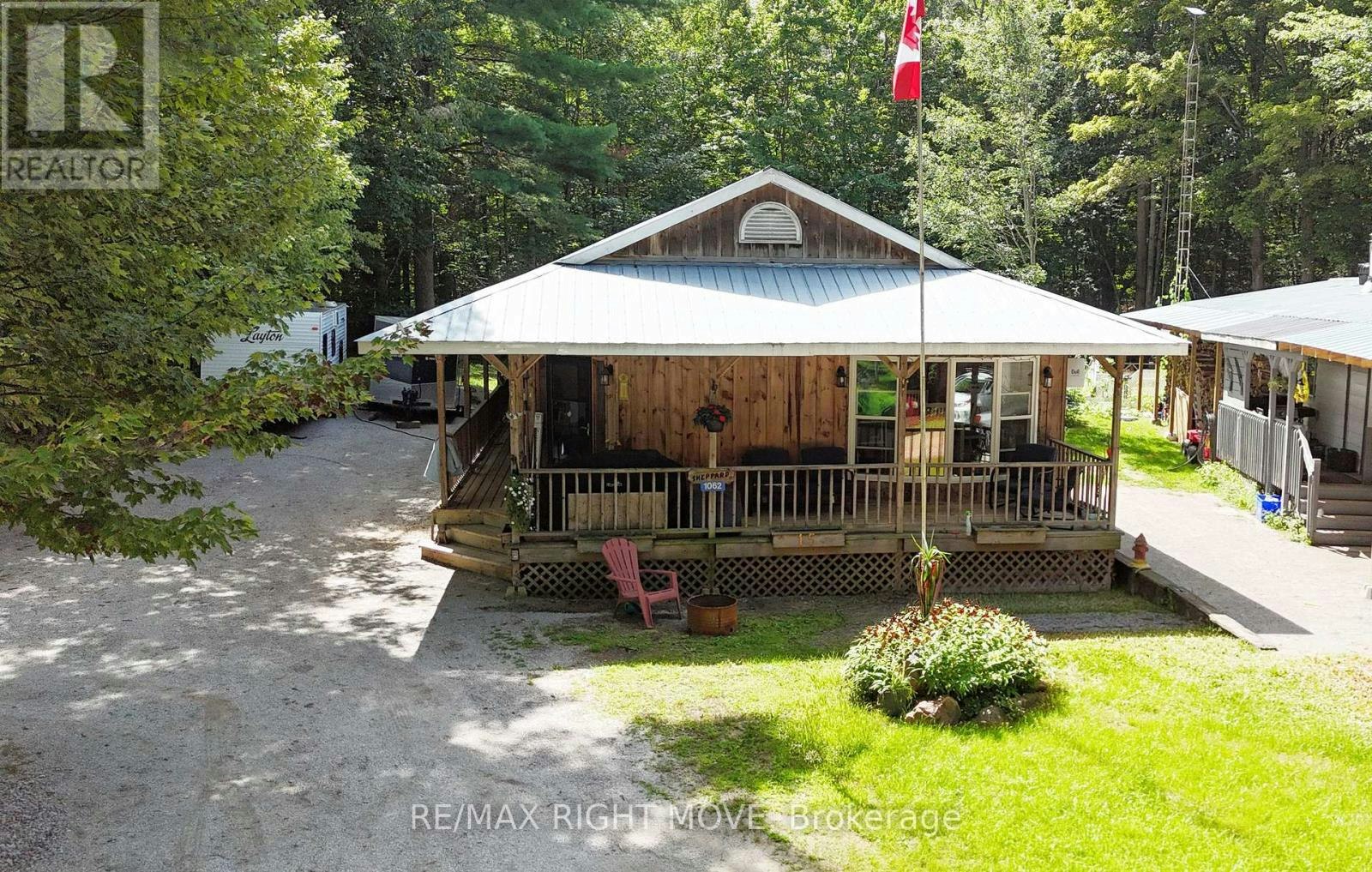 1062-4 Seasons Road, Gravenhurst, ON, P0E 1N0