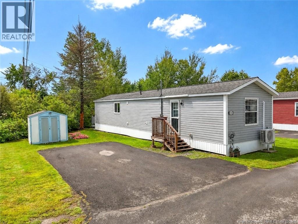 28 Douglas Crescent, New Maryland, NB, E3C 1Y8