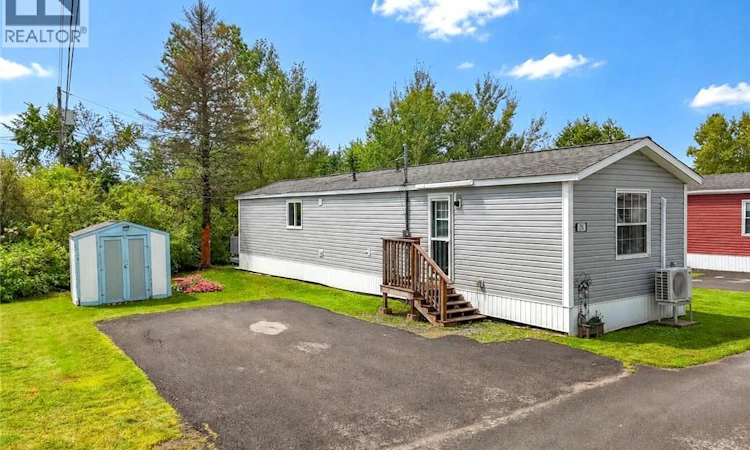 28 Douglas Crescent