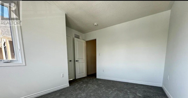 1472 Hawktail Path, Pickering, ON, L1X 0N8 - 9