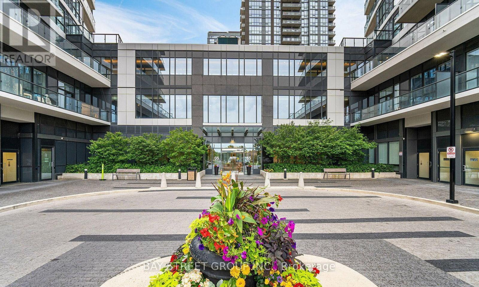 302-65 Watergarden Drive, Mississauga, ON, L5R 1B2 - 2
