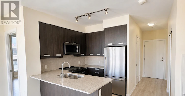302-65 Watergarden Drive, Mississauga, ON, L5R 1B2 - 4
