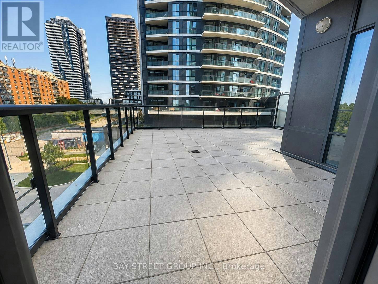 302-65 Watergarden Drive, Mississauga, ON, L5R 1B2 - 8