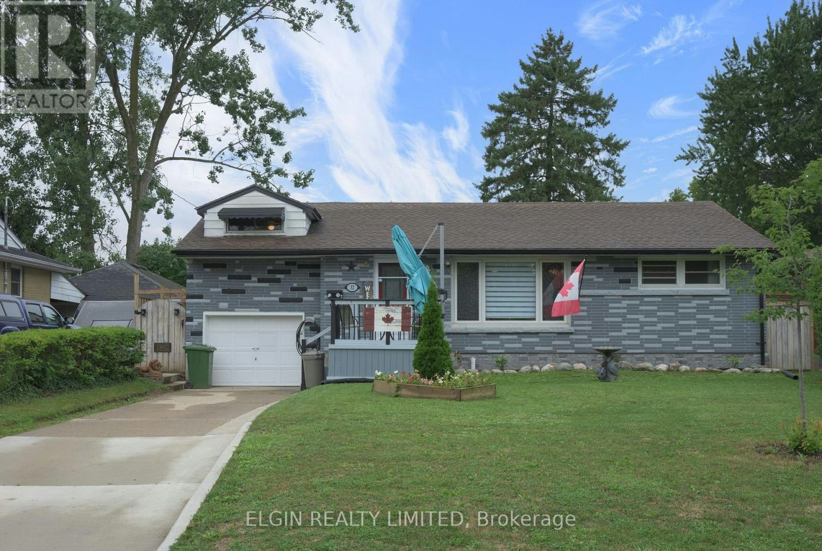 32 Coyne Street, St. Thomas, ON, N5R 4X8