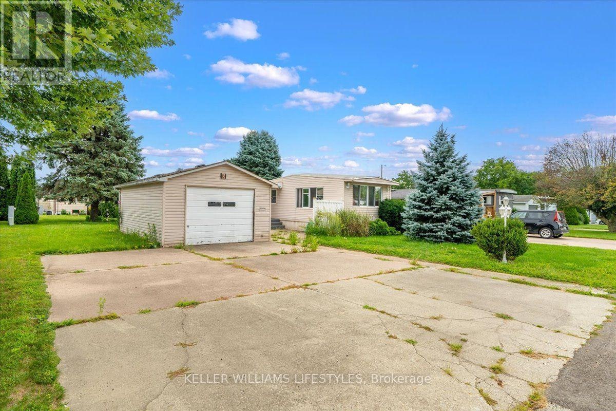 8 Stewart Street, Strathroy, ON, N7G 3K8