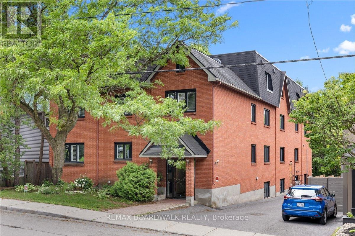 304-222 Russell Avenue, Ottawa, ON, K1N 7X5