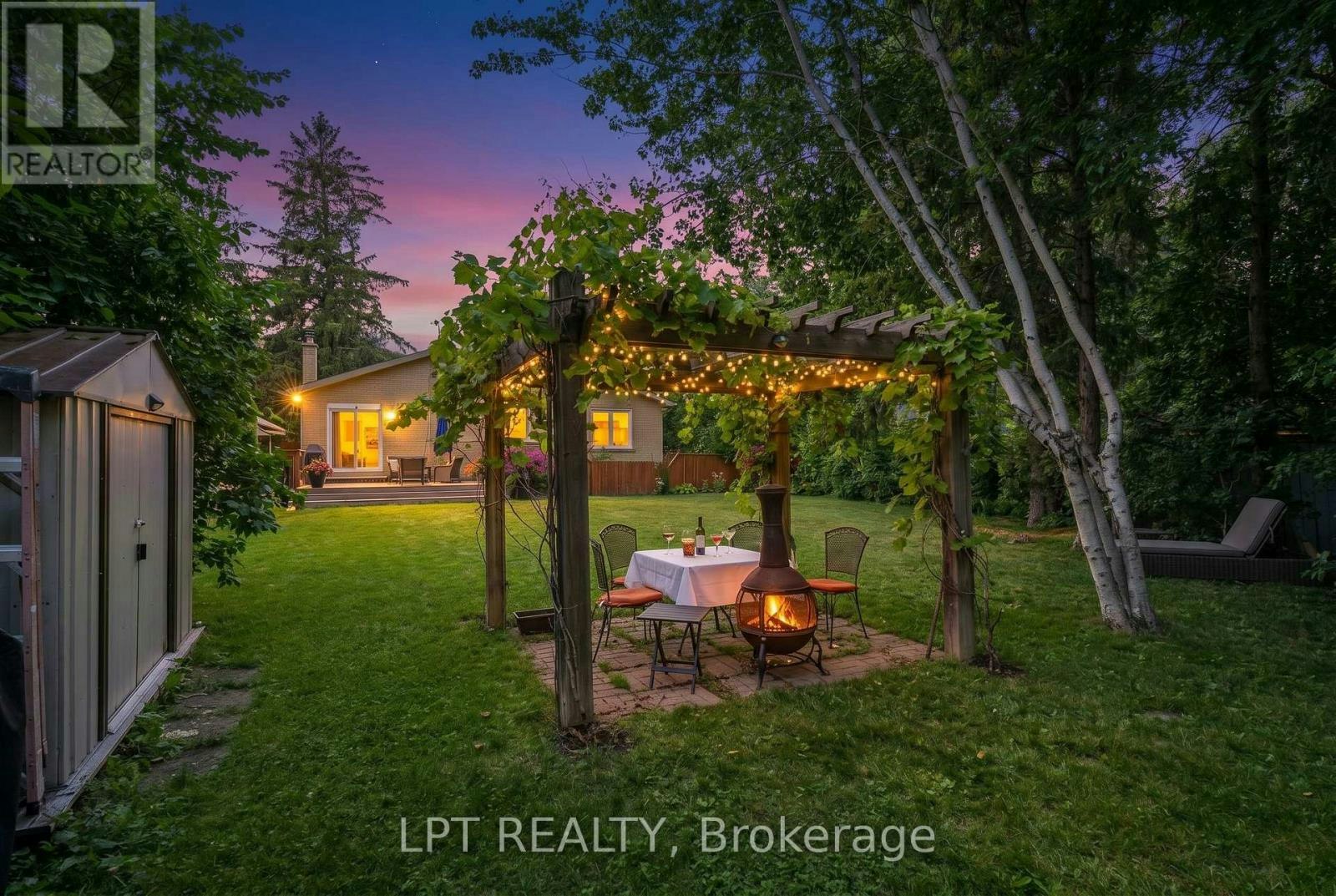 31 Patrick Drive, Aurora, ON, L4G 2A6