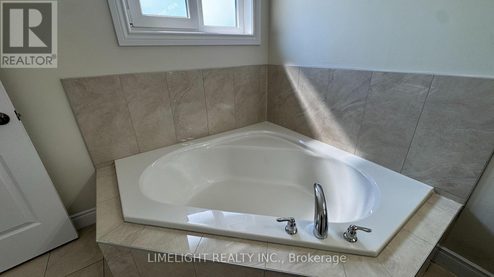 1942 Cedarpark Drive, London, ON, N5X 0J1 - 26