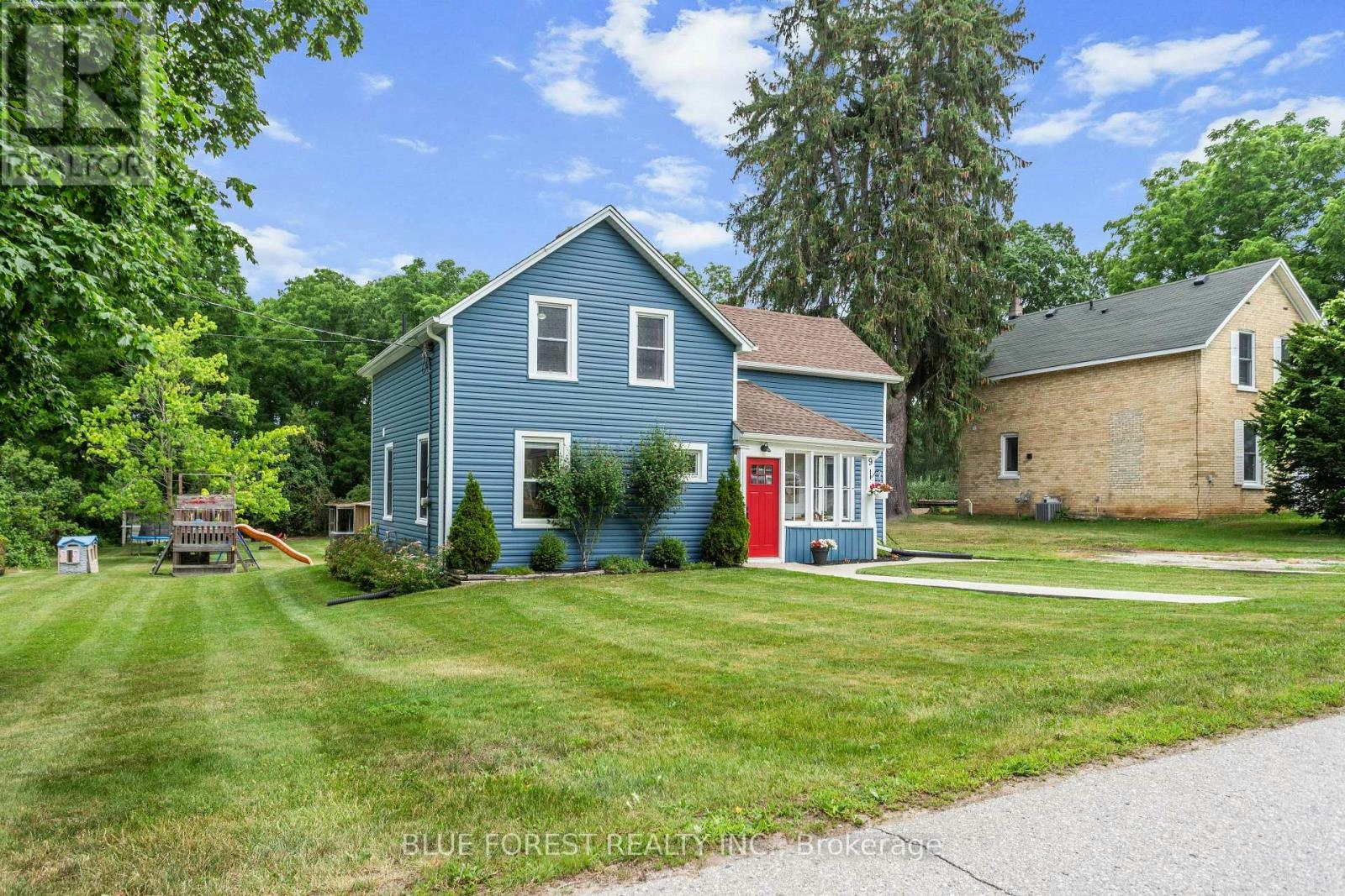9 Union Street E, Lambton Shores, ON, N0M 1B0