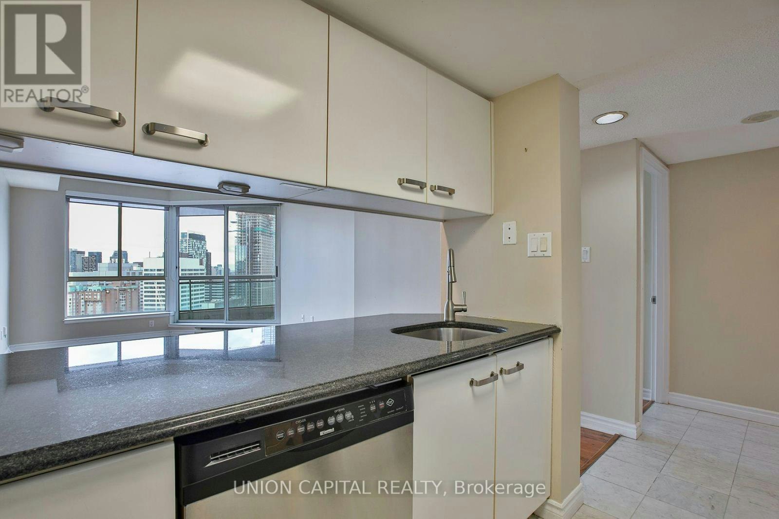 3412-38 Elm Street, Toronto, ON, M5G 2K5 - 10