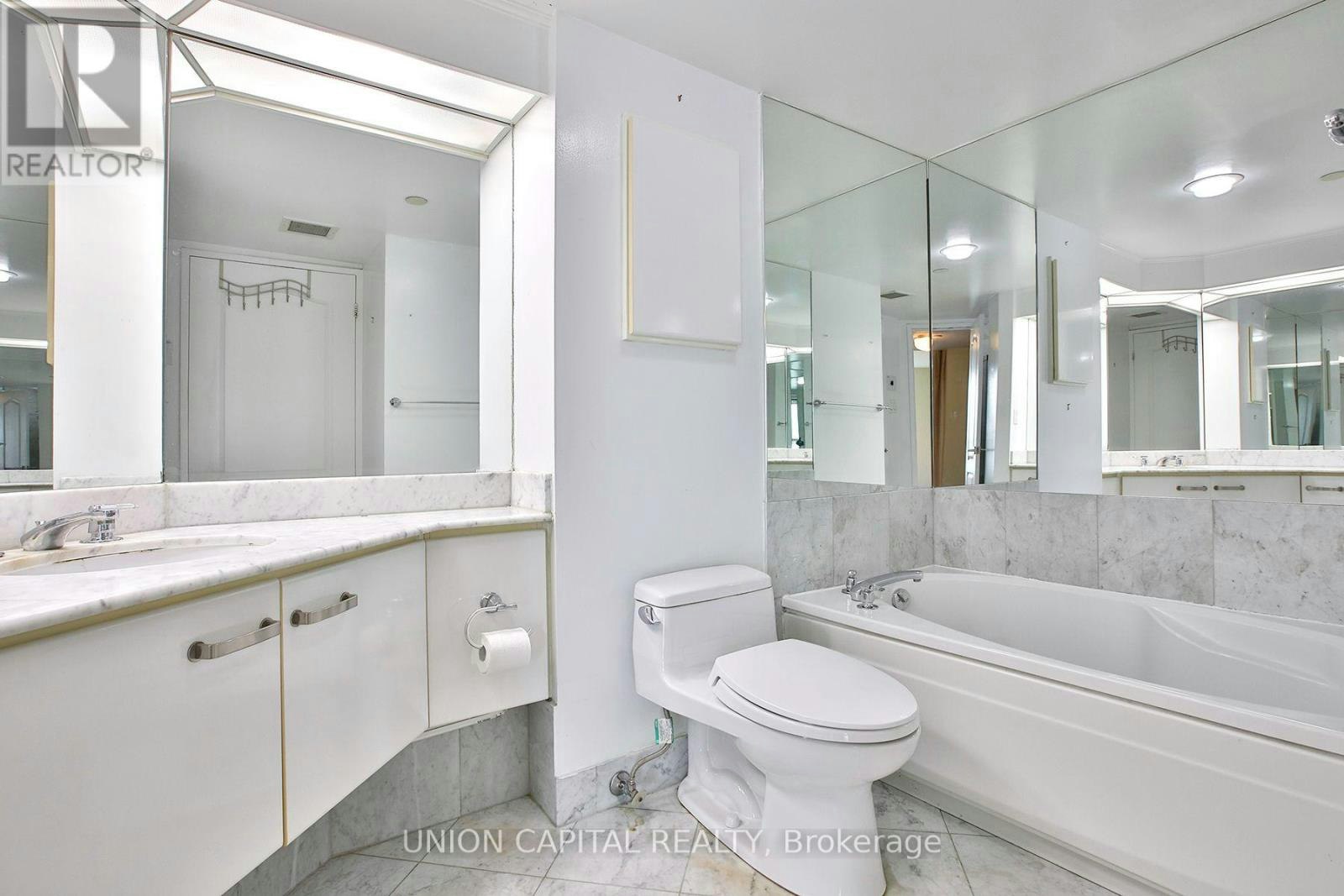 3412-38 Elm Street, Toronto, ON, M5G 2K5 - 16