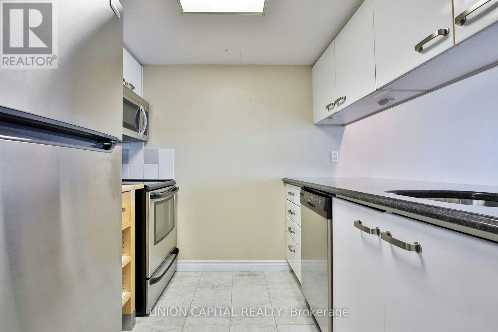3412-38 Elm Street, Toronto, ON, M5G 2K5 - 4