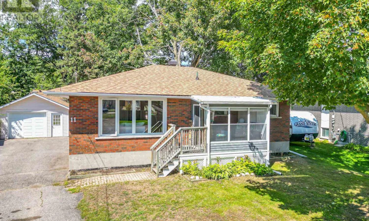 11 Milford Crescent
