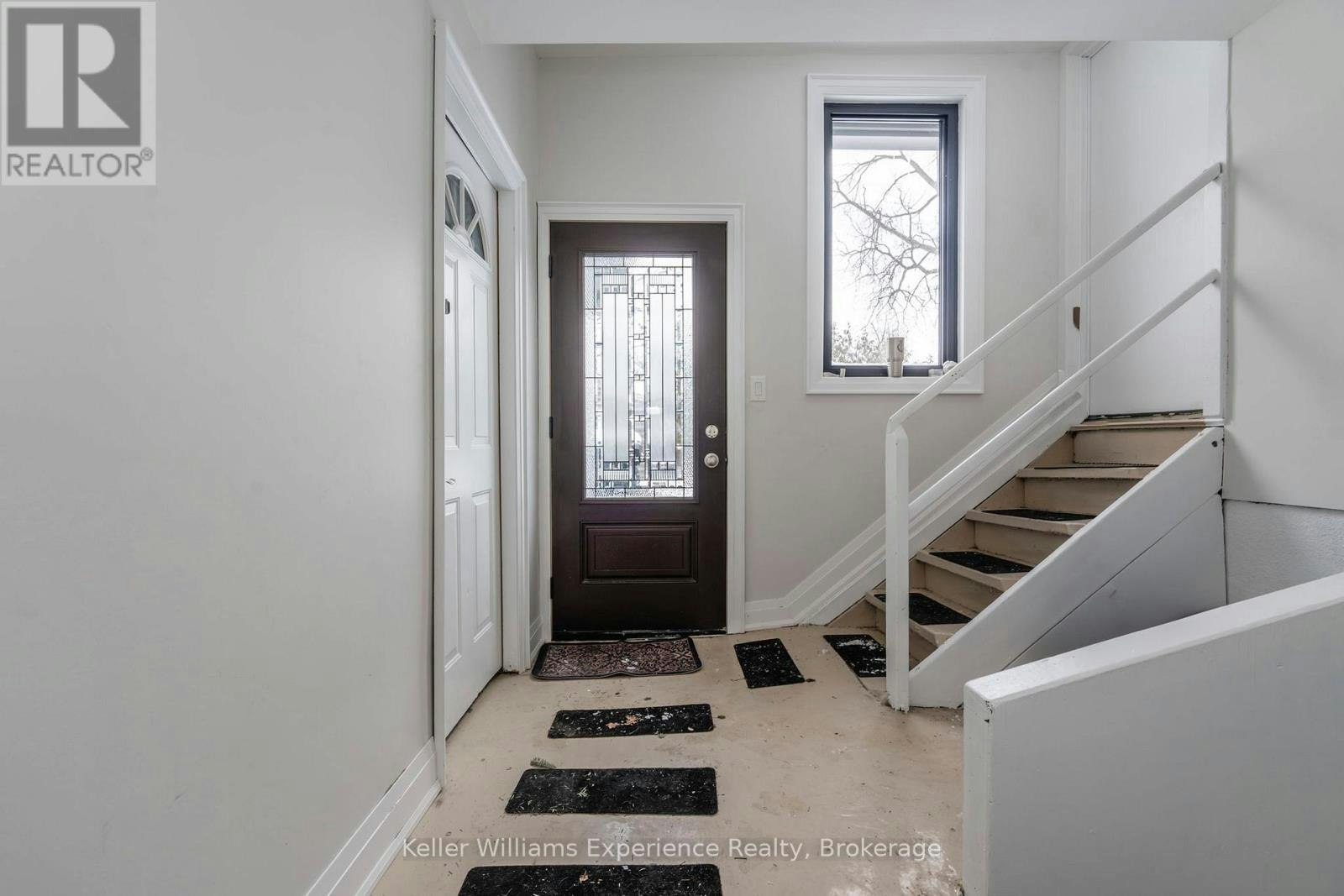 65 Drury Lane, Barrie, ON, L4M 3C9 - 3