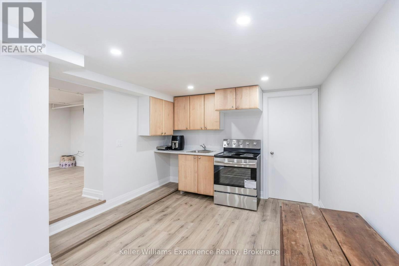 65 Drury Lane, Barrie, ON, L4M 3C9 - 8