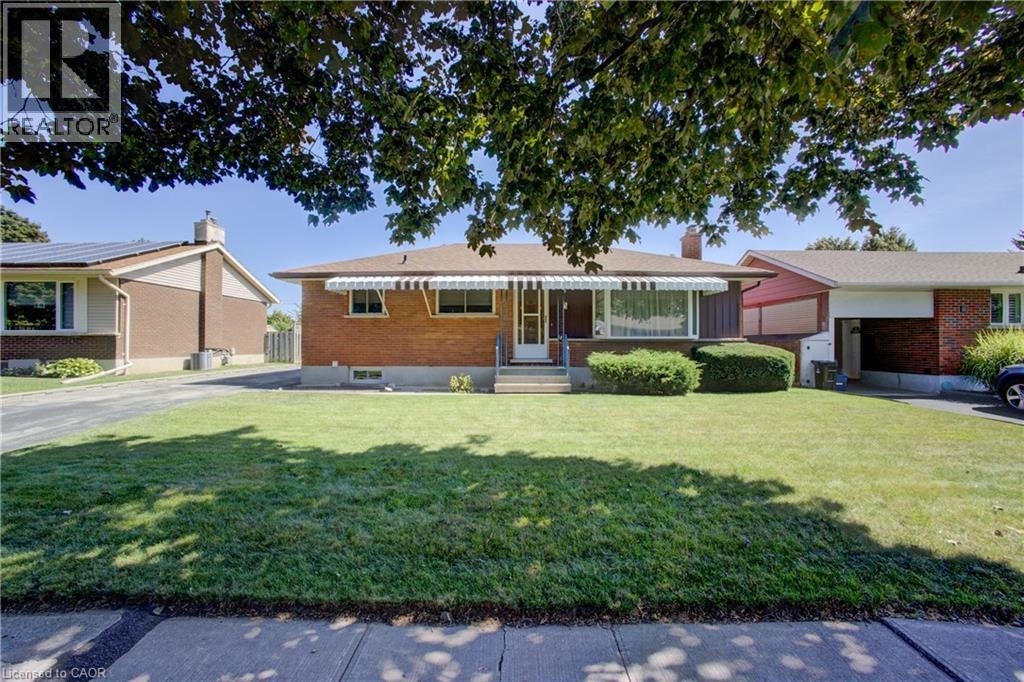 52 Queenston Crescent, Kitchener, ON, N2B 2V5