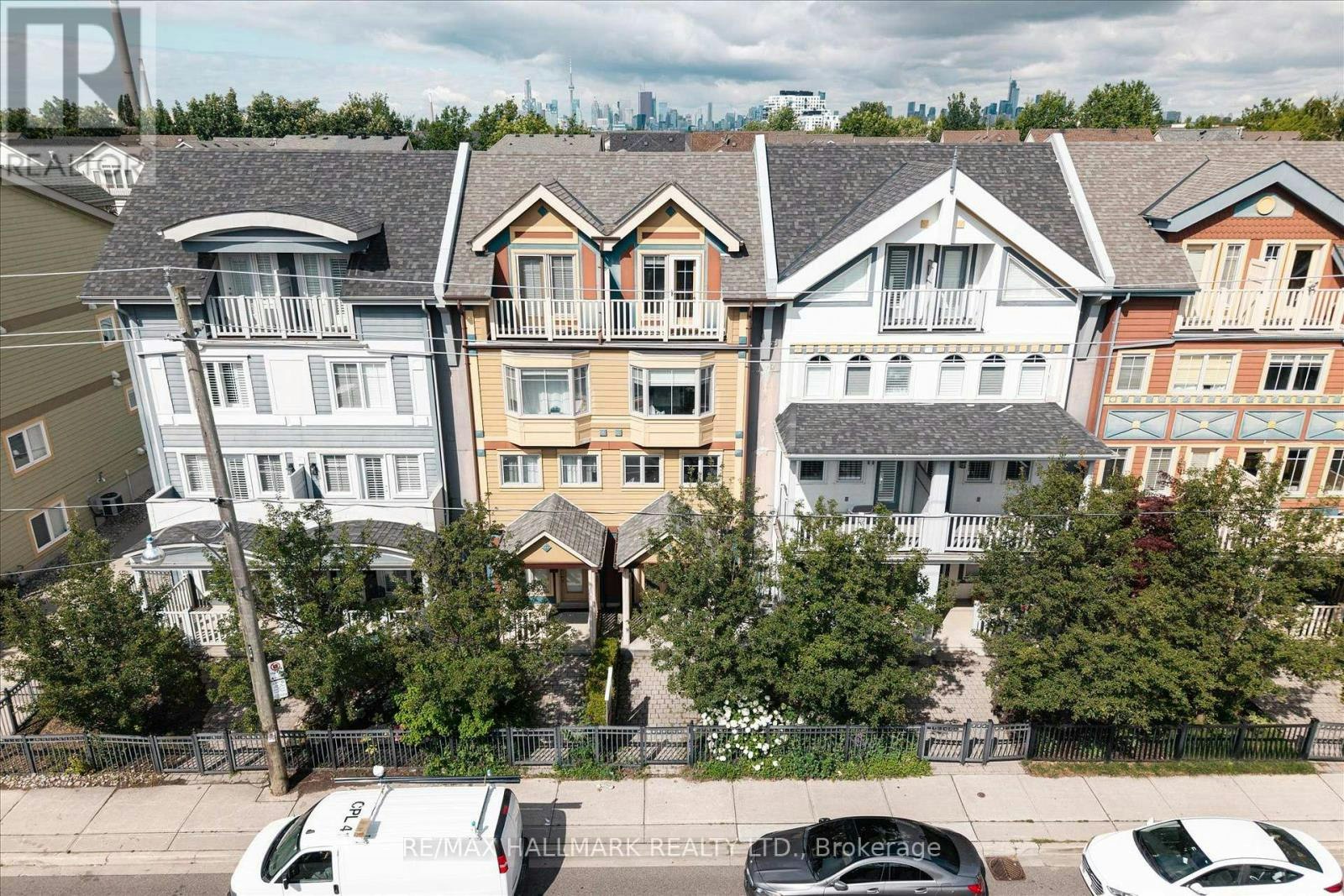 82 Woodbine Avenue, Toronto, ON, M4L 2A2