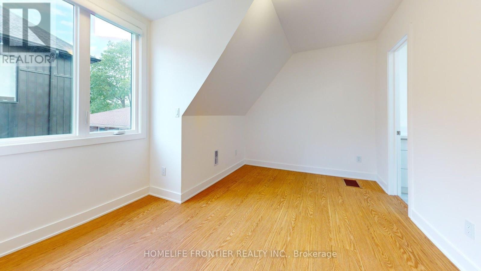 R (LANEWAY-1089 Glencairn Avenue, Toronto, ON, M6B 2B1 - 17
