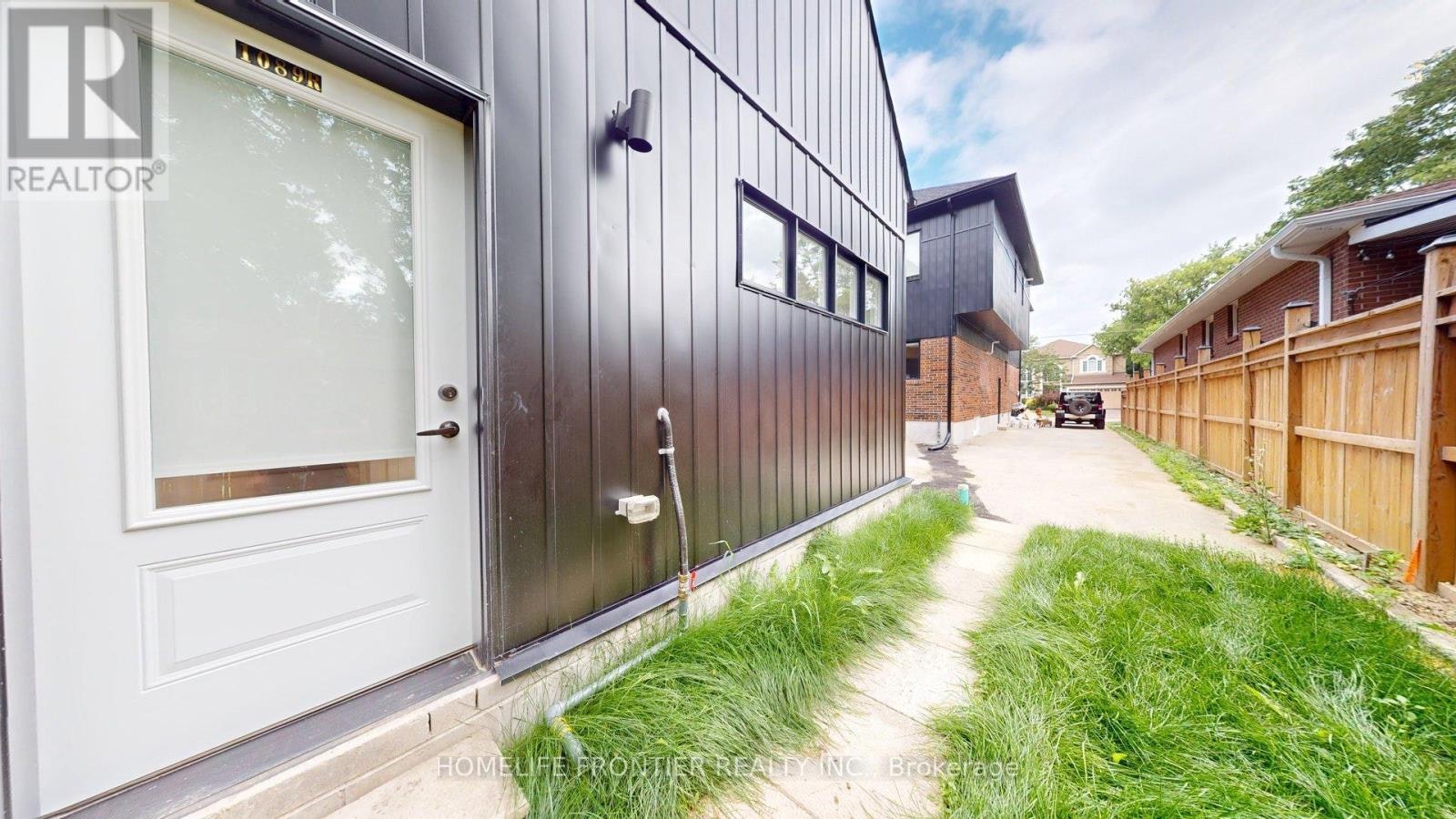 R (LANEWAY-1089 Glencairn Avenue, Toronto, ON, M6B 2B1 - 5