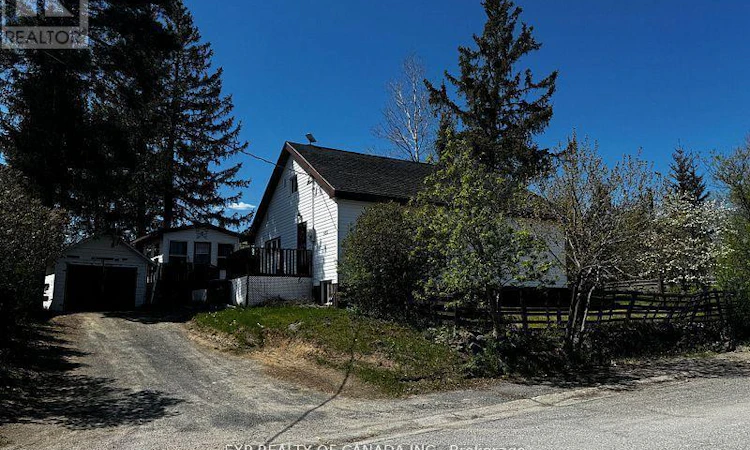 582 Government Road W