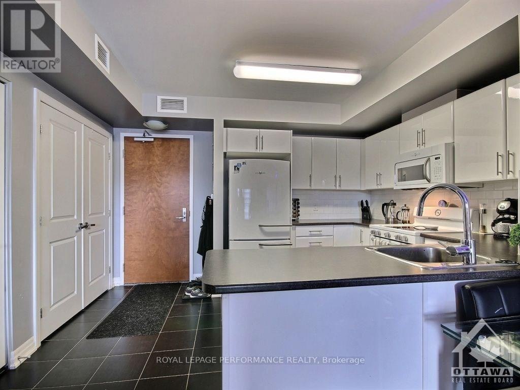 202-242 Rideau Street, Ottawa, ON, K1N 0B7 - 3