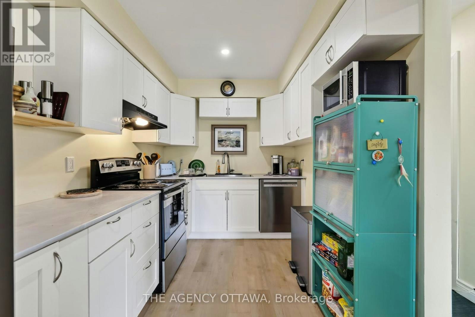 1775 Stonehenge Crescent, Ottawa, ON, K1B 5K3 - 9