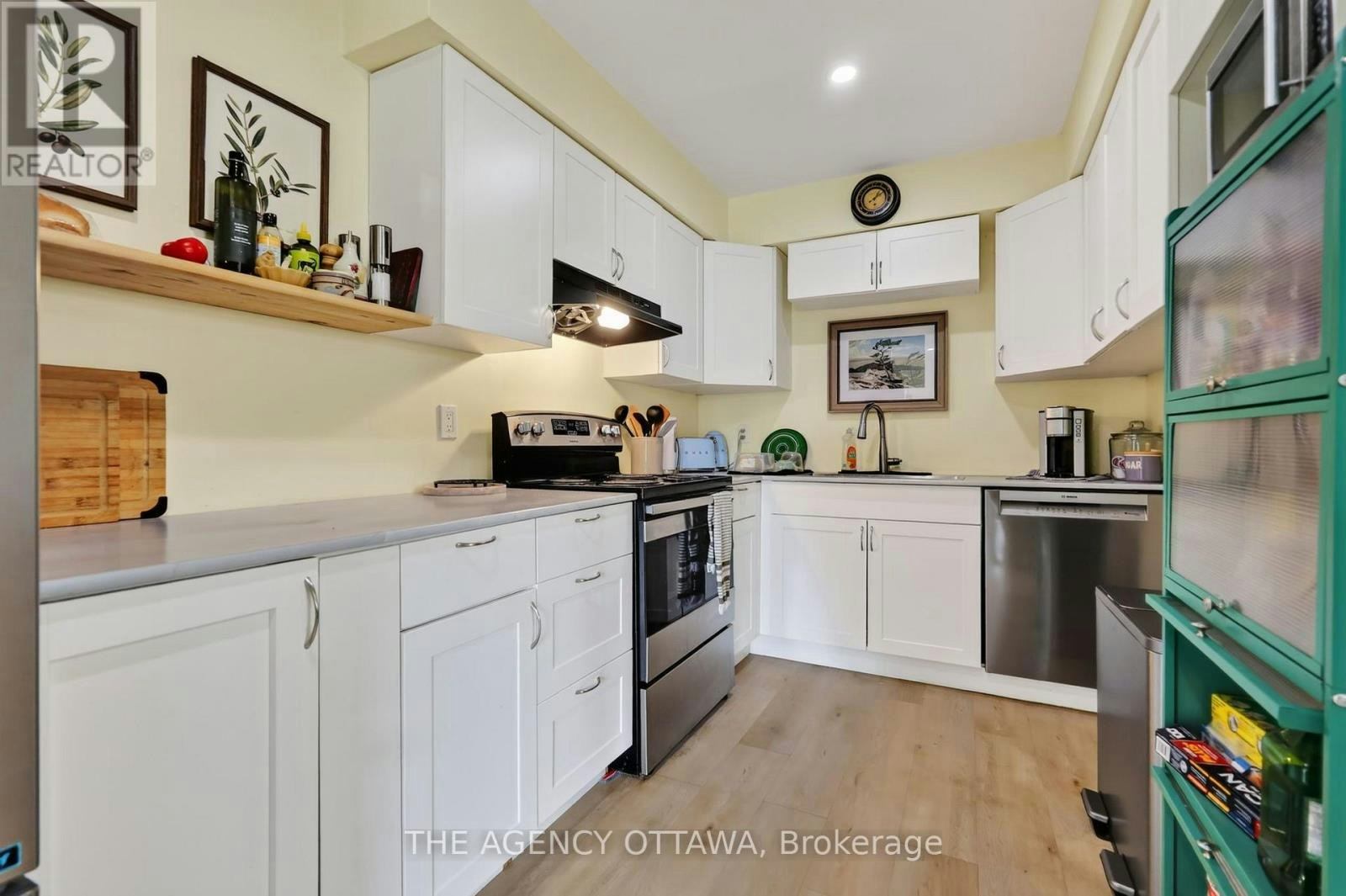 1775 Stonehenge Crescent, Ottawa, ON, K1B 5K3 - 8