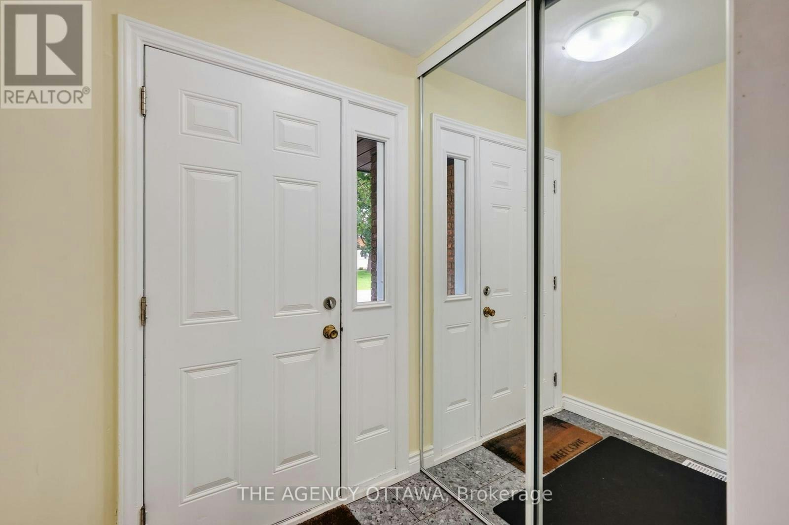 1775 Stonehenge Crescent, Ottawa, ON, K1B 5K3 - 4