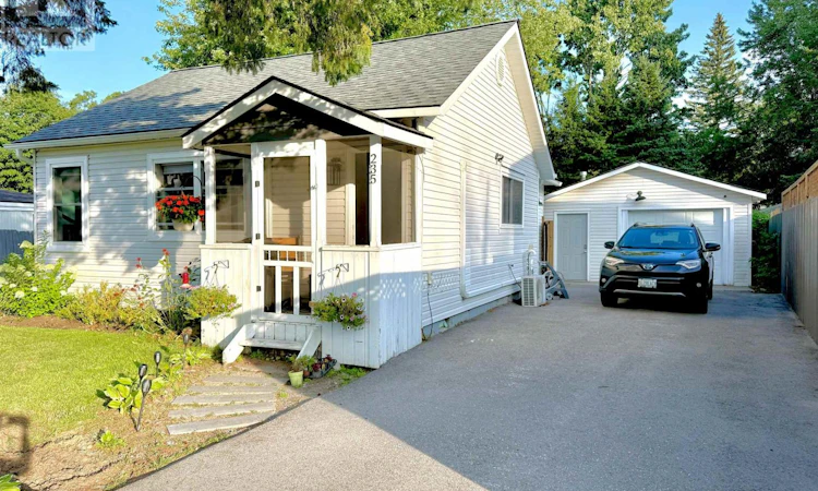 235 Kingswood Drive