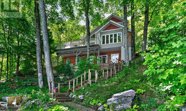 110 Maple Grove Crescent