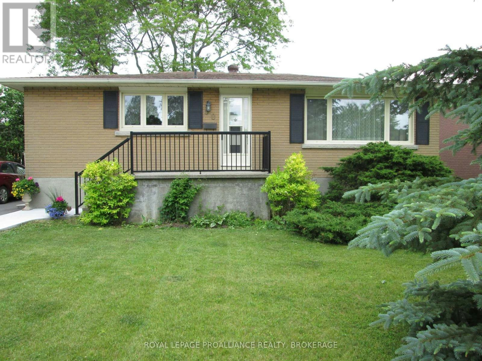 50 Campbell Crescent, Kingston, ON, K7M 1Z5