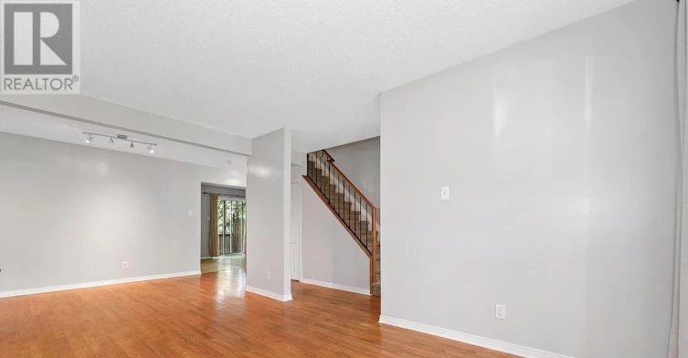 2523 Hunters Point Crescent, Ottawa, ON, K1T 2A3 - 6