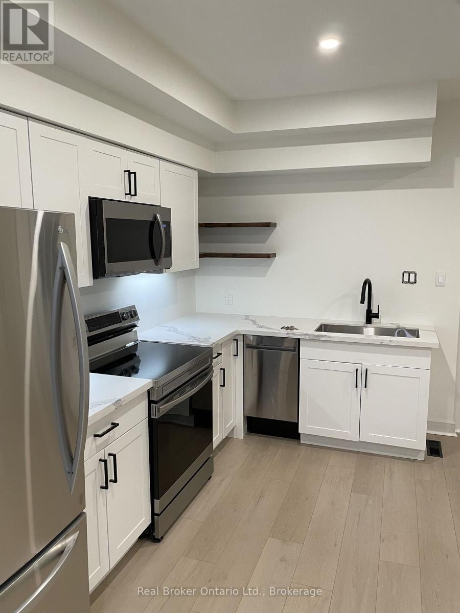 LOWER-104 Aylmer Street N, Peterborough, ON, K9J 3J5 - 2
