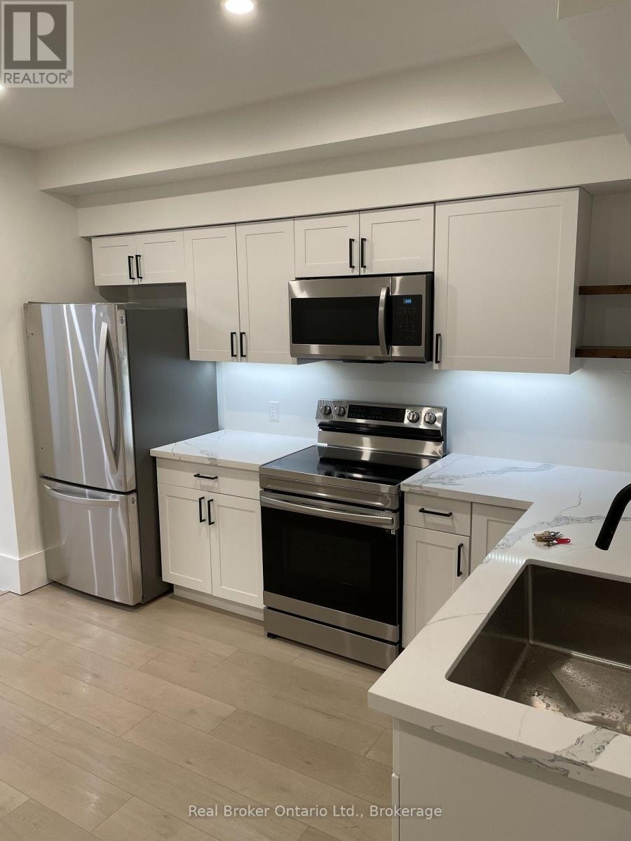 LOWER-104 Aylmer Street N, Peterborough, ON, K9J 3J5