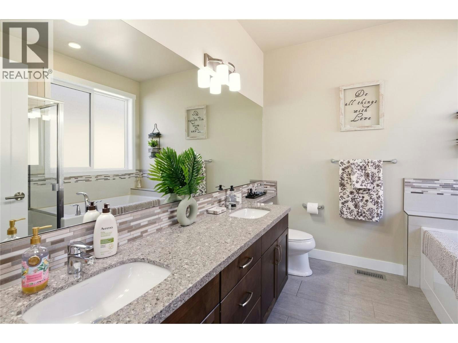 2110 Lawrence Avenue, Penticton, BC, V2A 9G6 - 32