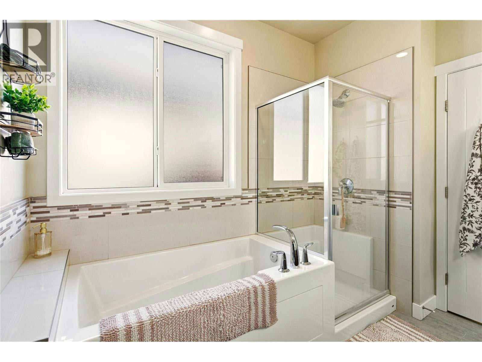 2110 Lawrence Avenue, Penticton, BC, V2A 9G6 - 33