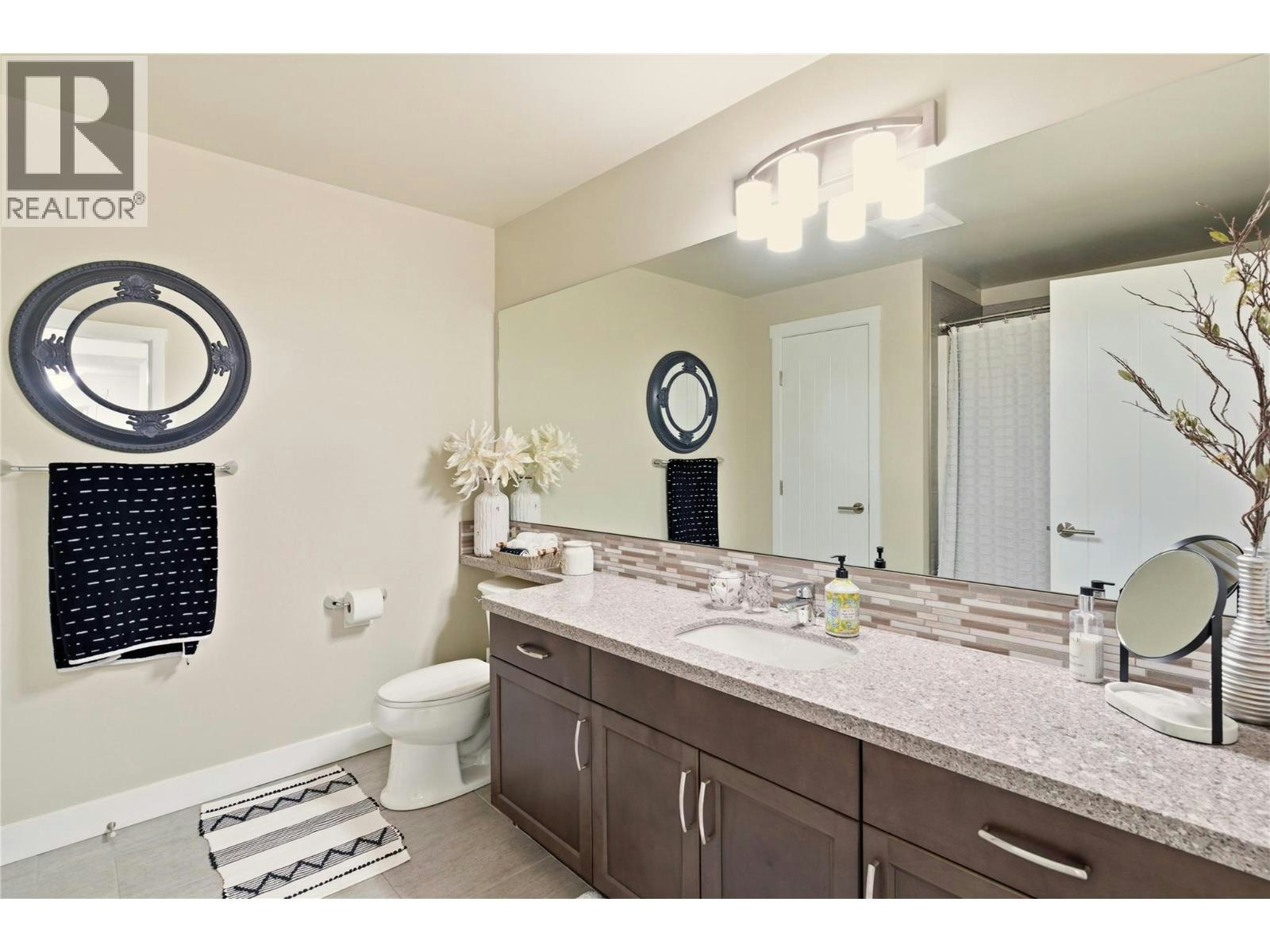 2110 Lawrence Avenue, Penticton, BC, V2A 9G6 - 44