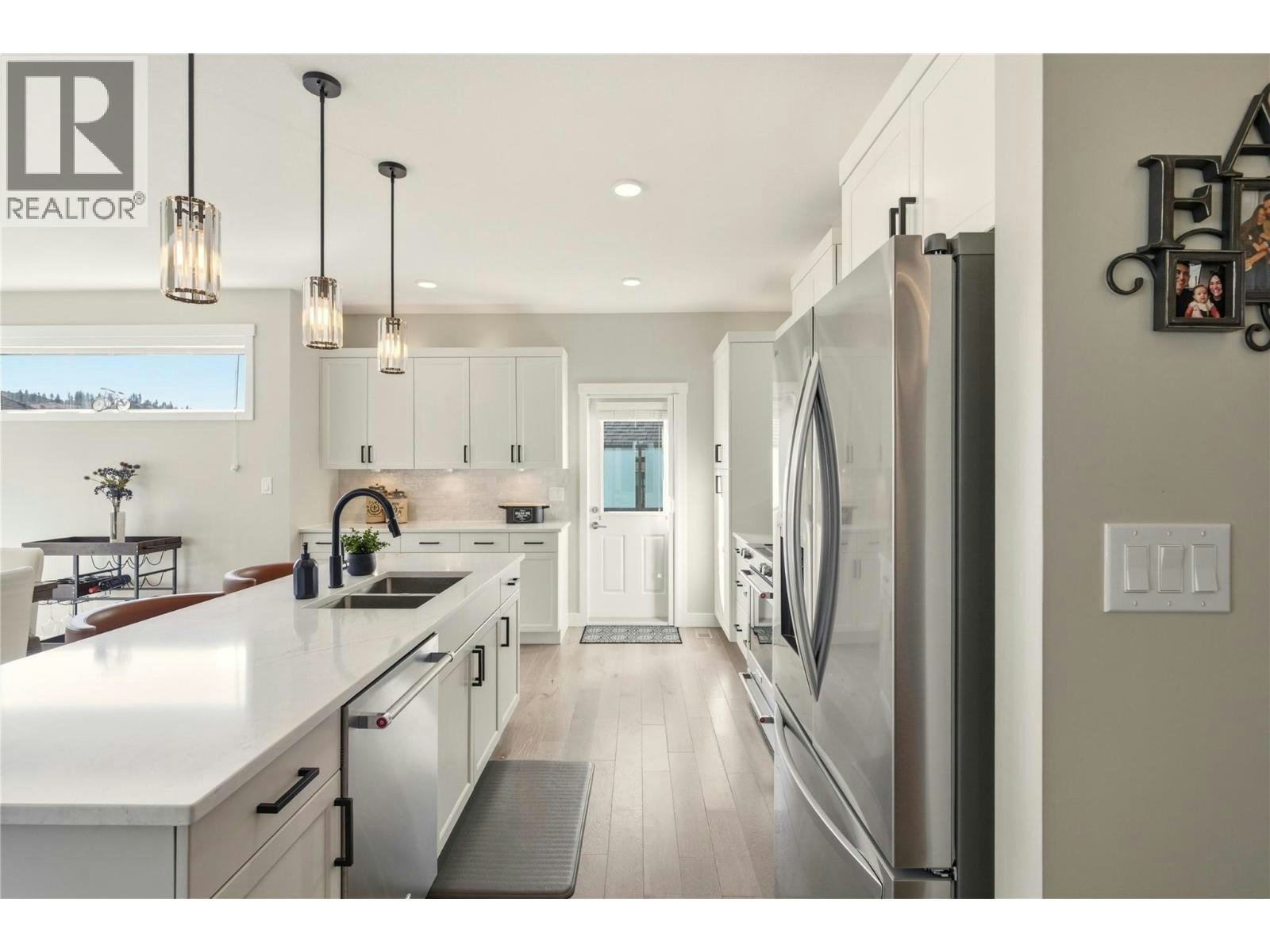 2110 Lawrence Avenue, Penticton, BC, V2A 9G6 - 24