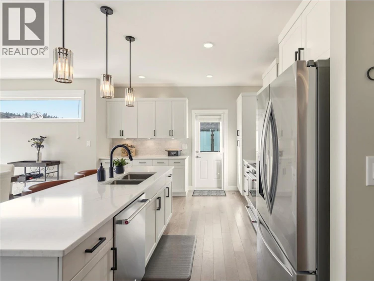 2110 Lawrence Avenue, Penticton, BC, V2A 9G6 - 24