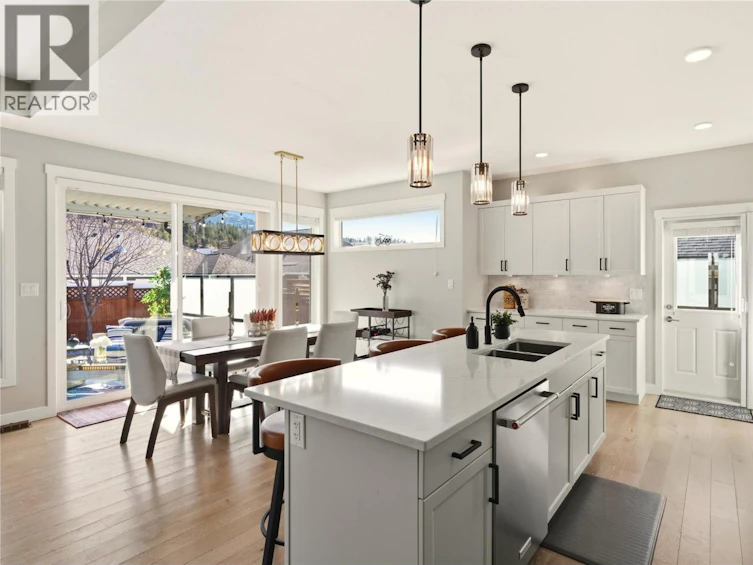 2110 Lawrence Avenue, Penticton, BC, V2A 9G6 - 23