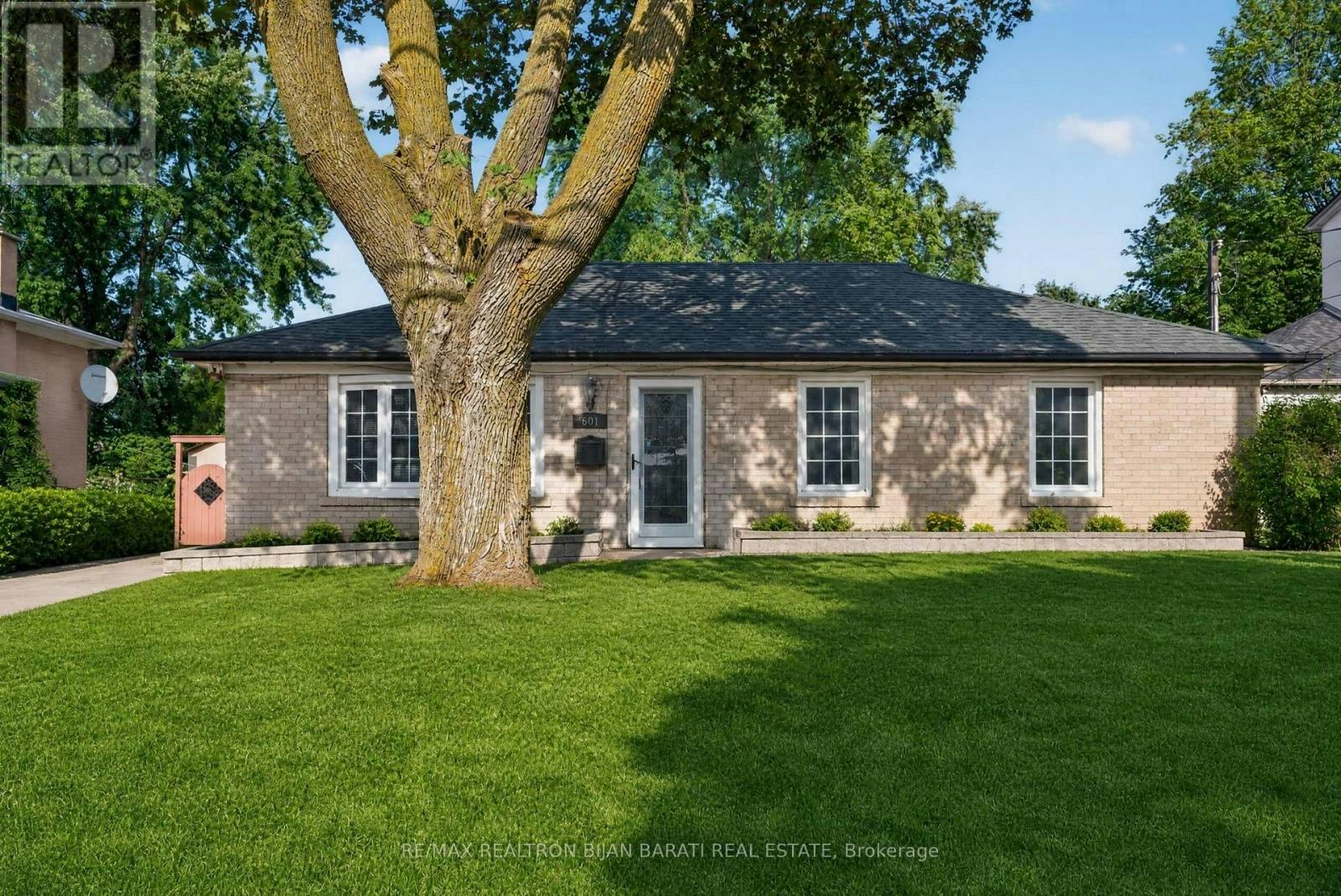 601 Conacher Drive, Toronto, ON, M2M 3M9