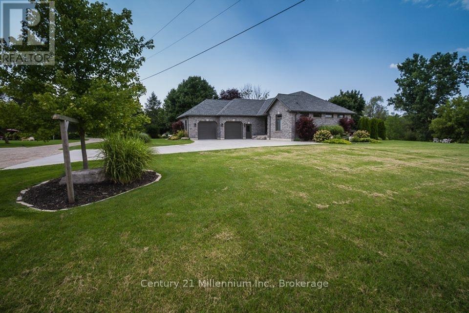 R-72235 Lakeshore R 1 Drive Drive, Bluewater, ON, N0M 2T0 - 2