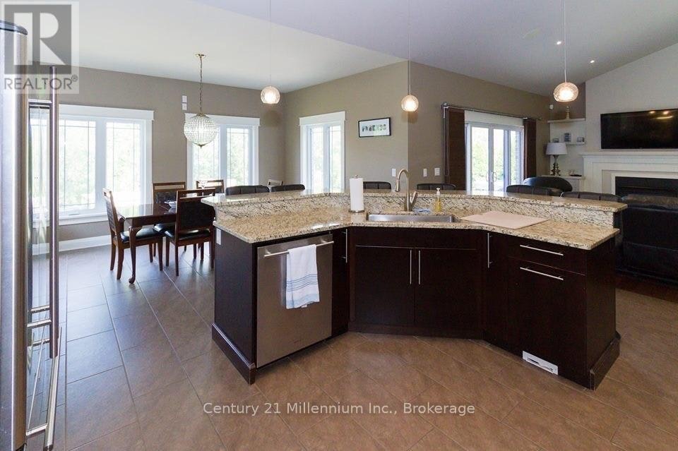 R-72235 Lakeshore R 1 Drive Drive, Bluewater, ON, N0M 2T0 - 12