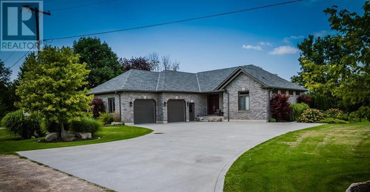 R-72235 Lakeshore R 1 Drive Drive, Bluewater, ON, N0M 2T0