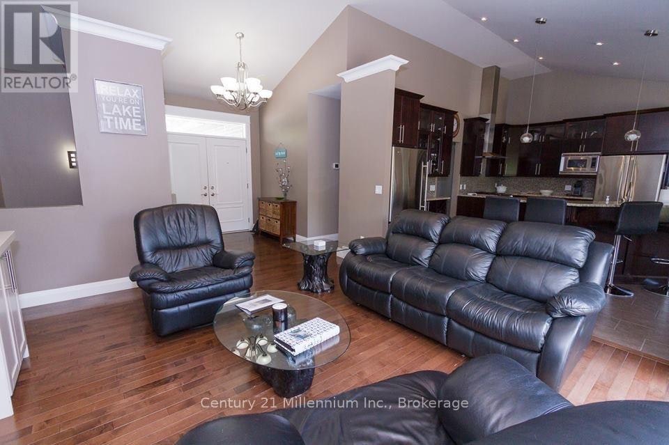 R-72235 Lakeshore R 1 Drive Drive, Bluewater, ON, N0M 2T0 - 5