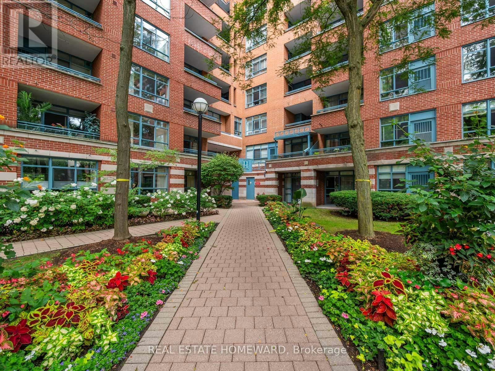 815-1091 Kingston Road, Toronto, ON, M1N 4E5