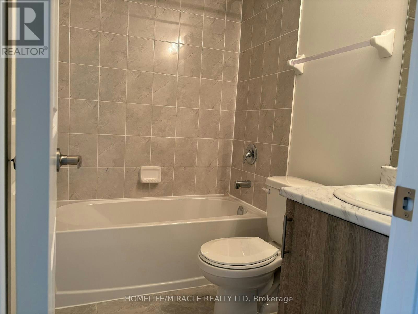 211-15100 Yonge Street, Aurora, ON, L4G 4C8 - 37