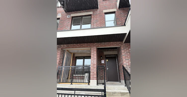 211-15100 Yonge Street, Aurora, ON, L4G 4C8 - 4