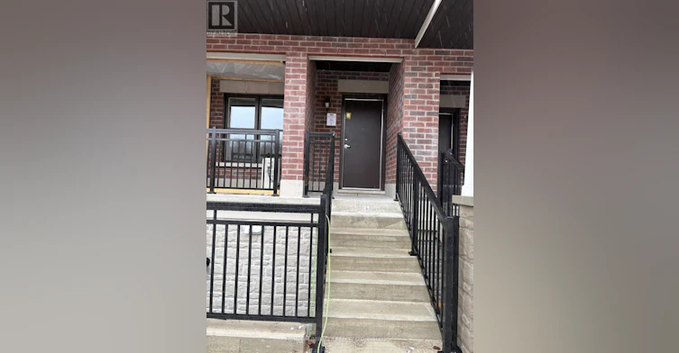 211-15100 Yonge Street, Aurora, ON, L4G 4C8
