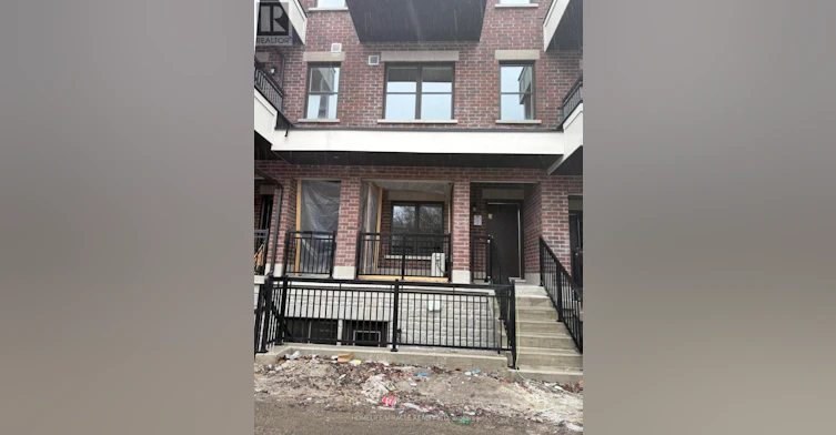 211-15100 Yonge Street, Aurora, ON, L4G 4C8 - 2